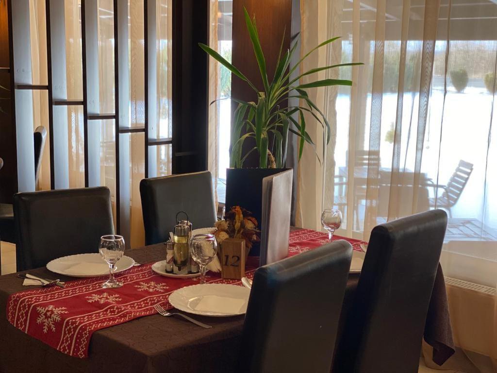 Hanul Lui Bogdan Economy Inn Făget Dış mekan fotoğraf